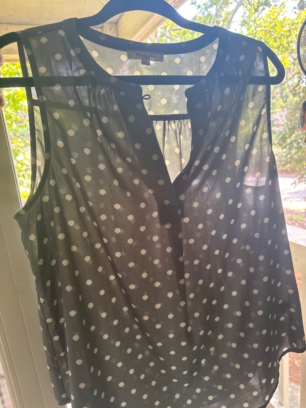 Monday Fun | Women’s sleeveless blouse | L